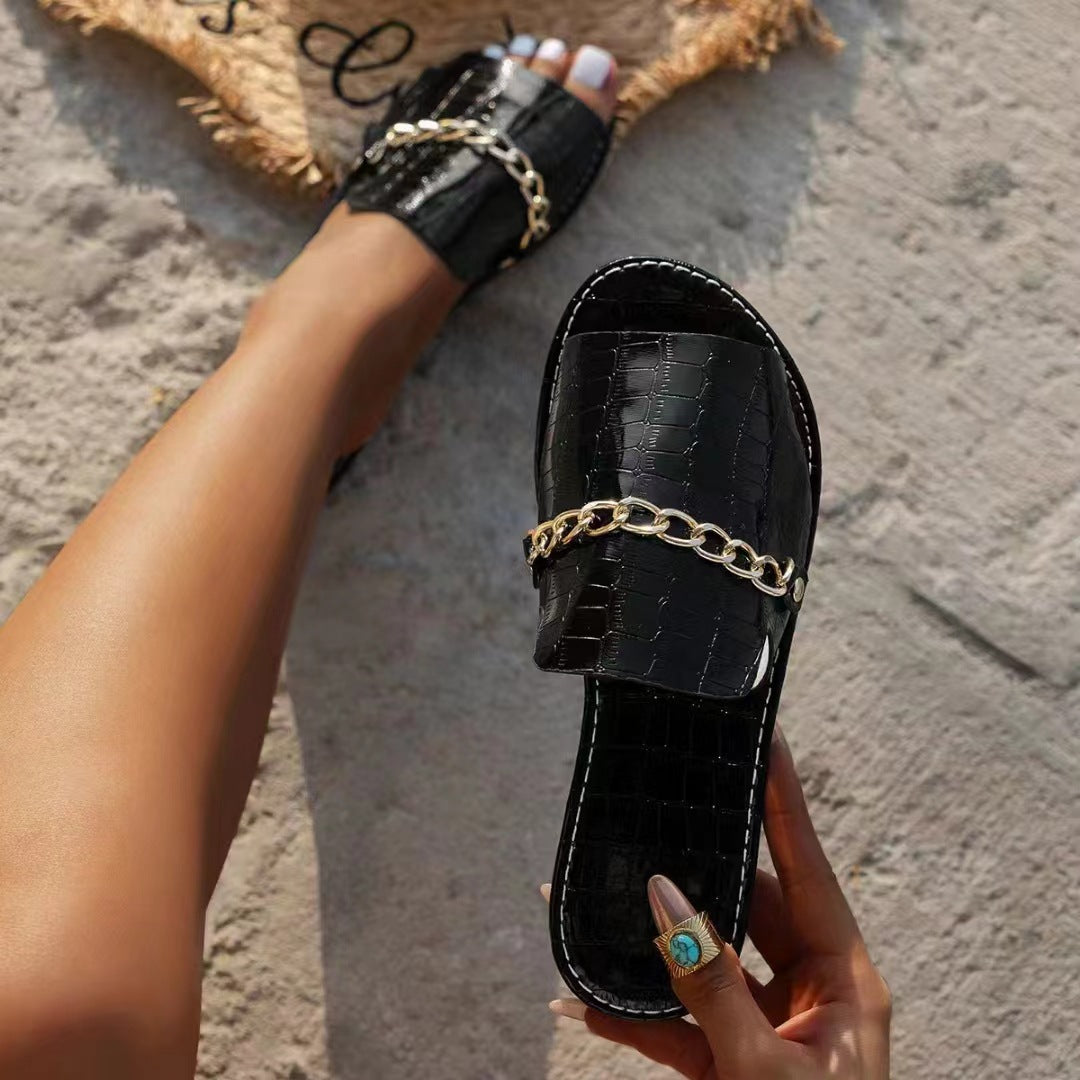 Flat Beach Sandals With Chain Accessories