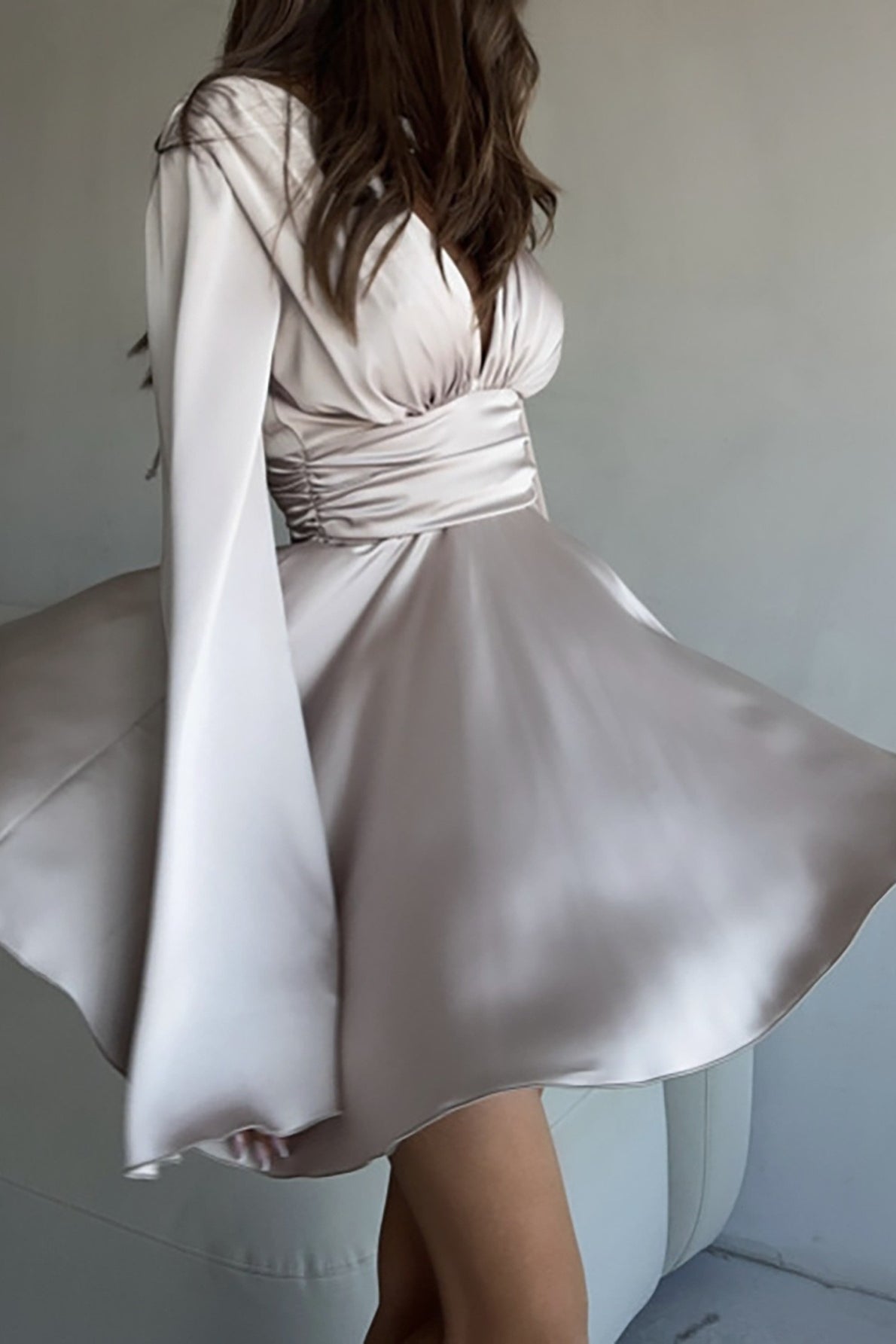 V-neck Bow Snug Long-sleeve Mini Dress