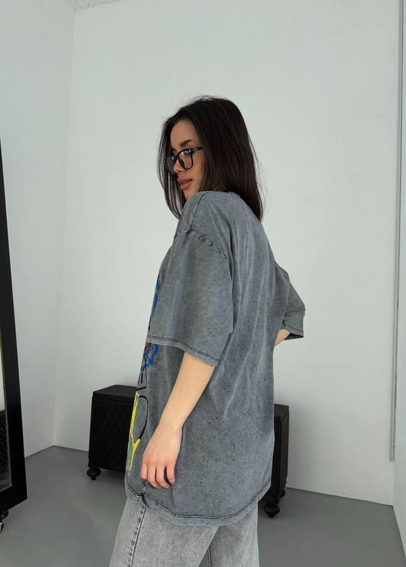 Oversized Graphic T-shirt – Wash With Artistic Print
