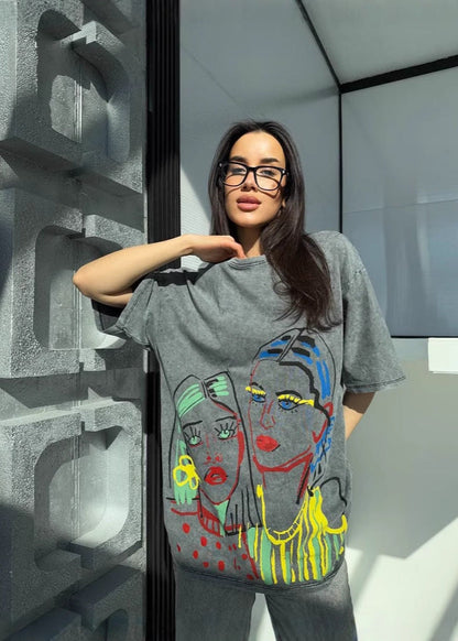 Oversized Graphic T-shirt – Wash With Artistic Print