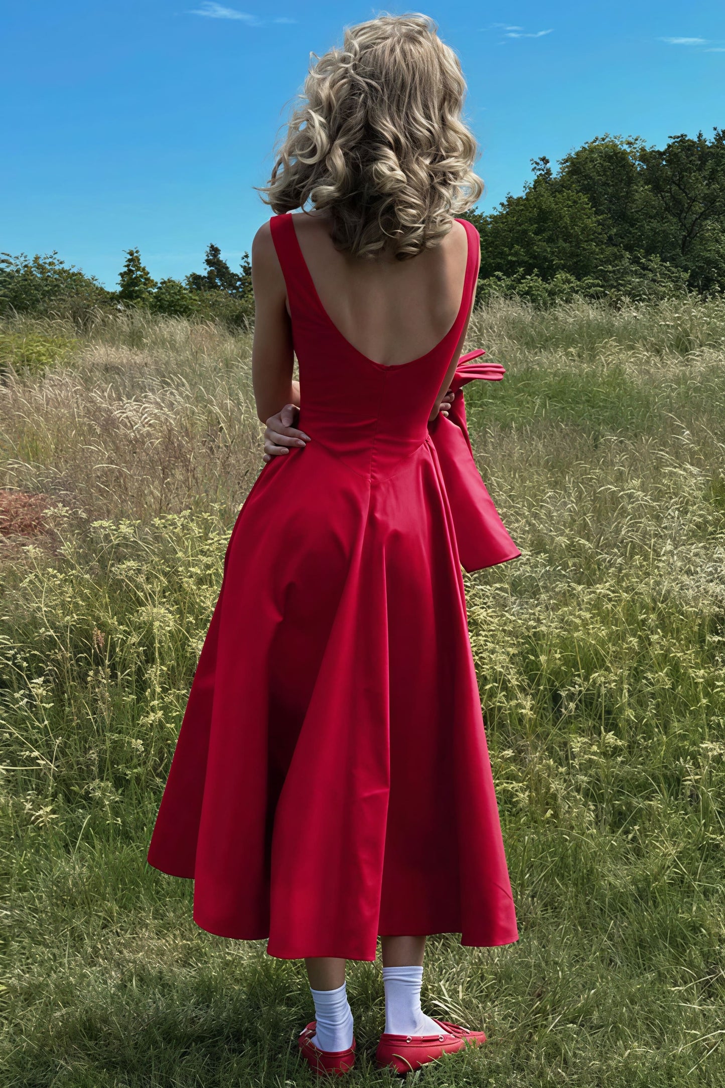 Sleeveless Waisted Slim Midi Dress