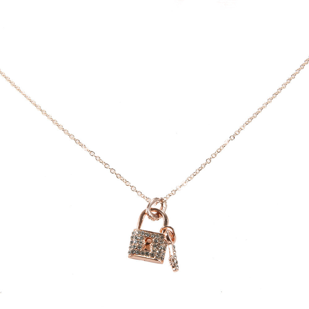 Classic Gold Necklace with Timeless Appeal