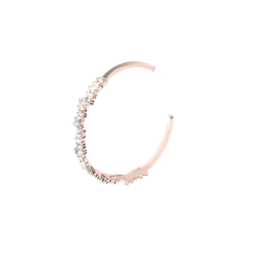 Romantic Gold Bracelet for Special Moments