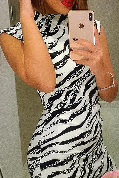 Striped Contrast Half a Turtleneck Wrapped Skirt Dresses