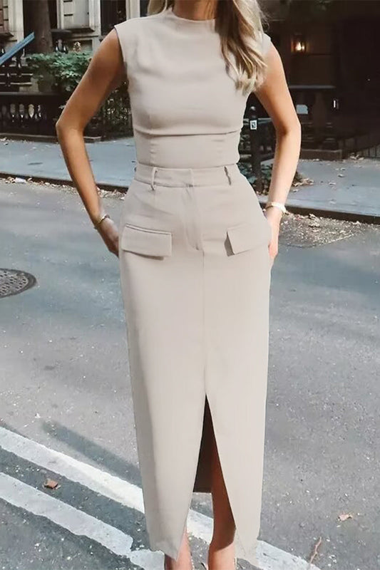 Slit Half a Turtleneck Sleeveless Two Pieces