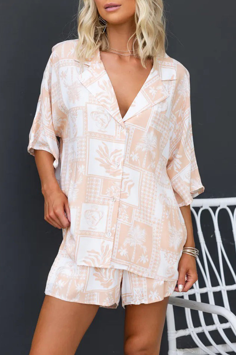Vacation Geometric Print Buttons Contrast Turndown Collar Half Sleeve Two Pieces