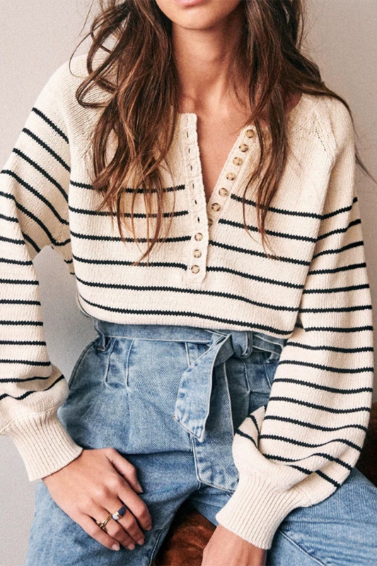 Stripe Buckle Weave Contrast O Neck Sweaters