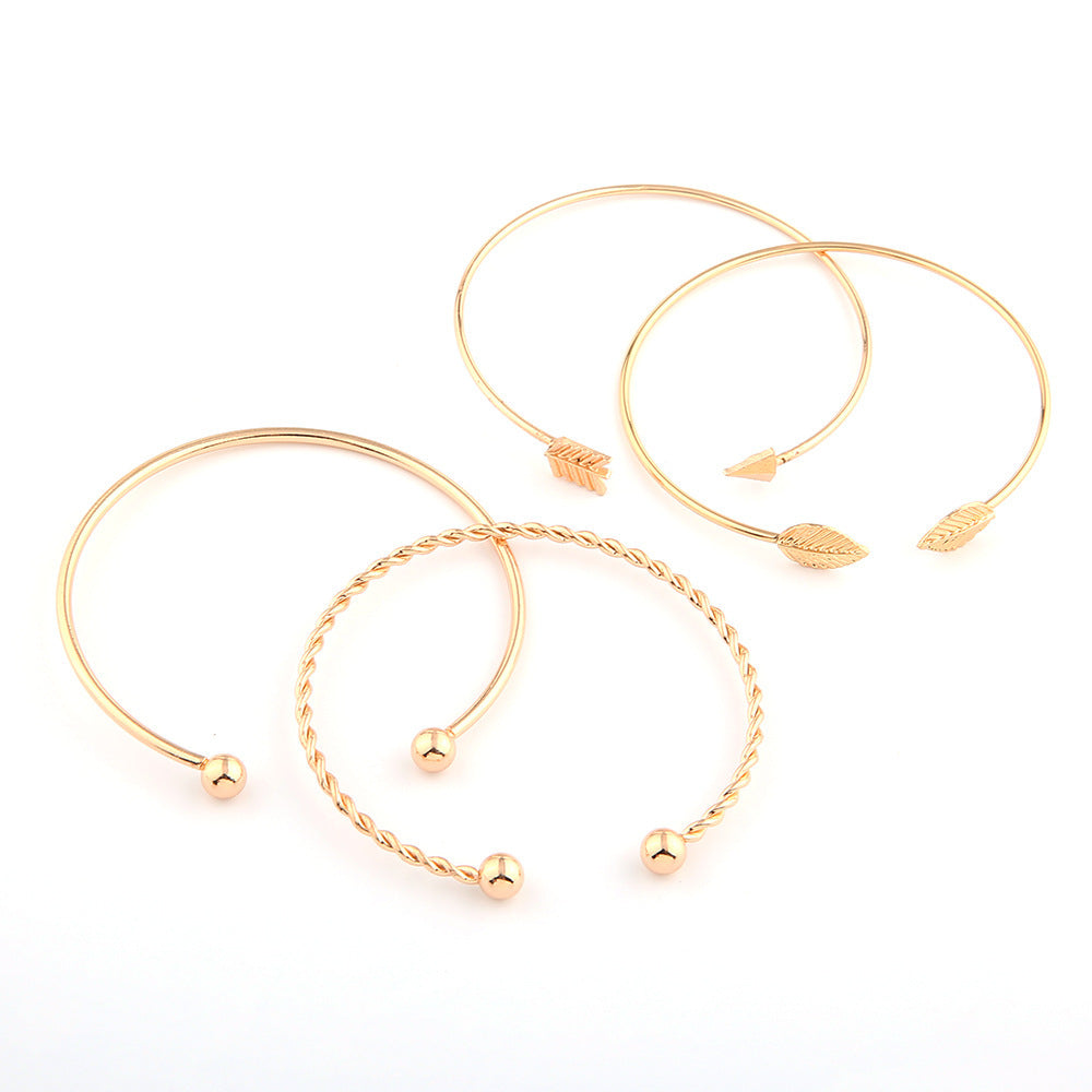 Classic Gold Bracelet with Timeless Appeal