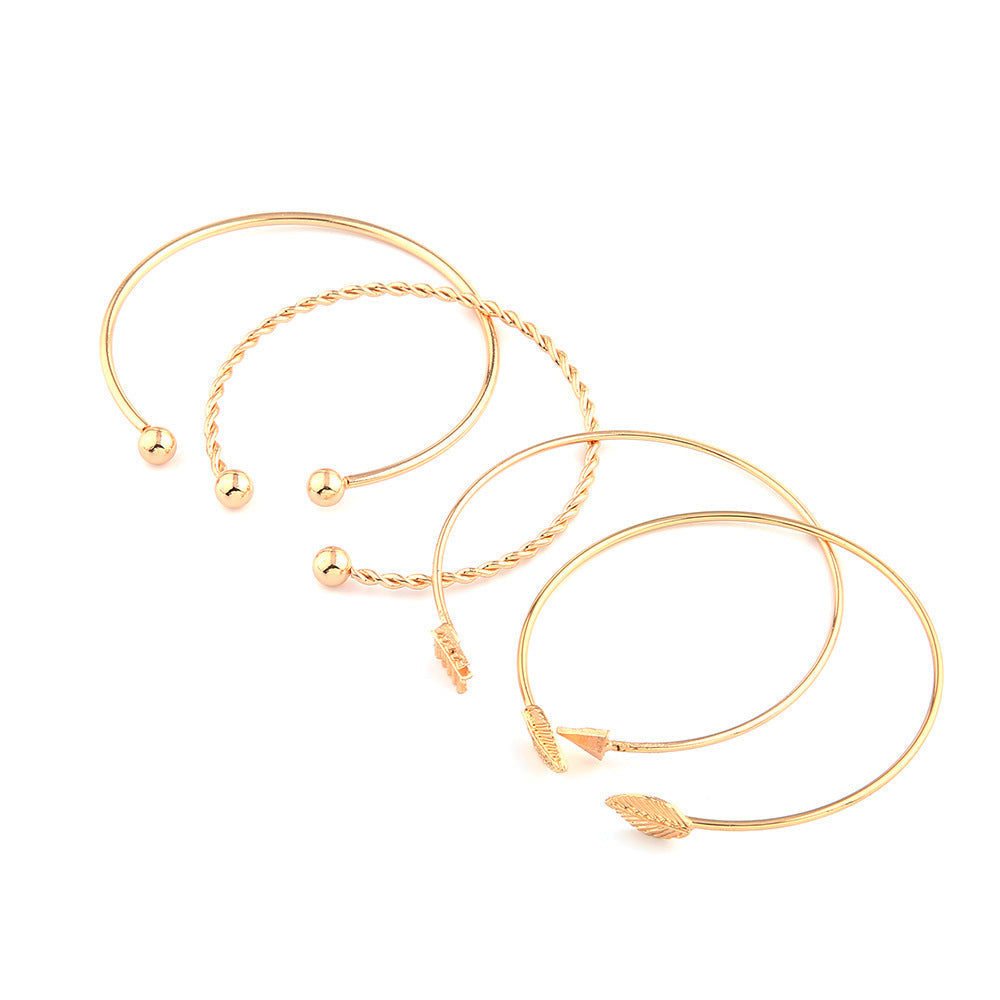 Classic Gold Bracelet with Timeless Appeal