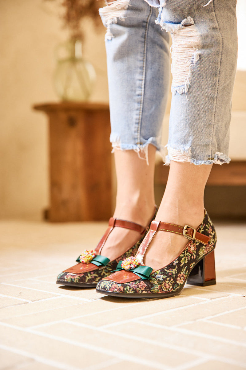 Soffia | Reese Sprinkle Applique T-strap Pump
