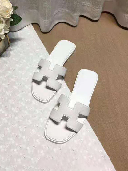 Flat Heeled Hollow Slippers