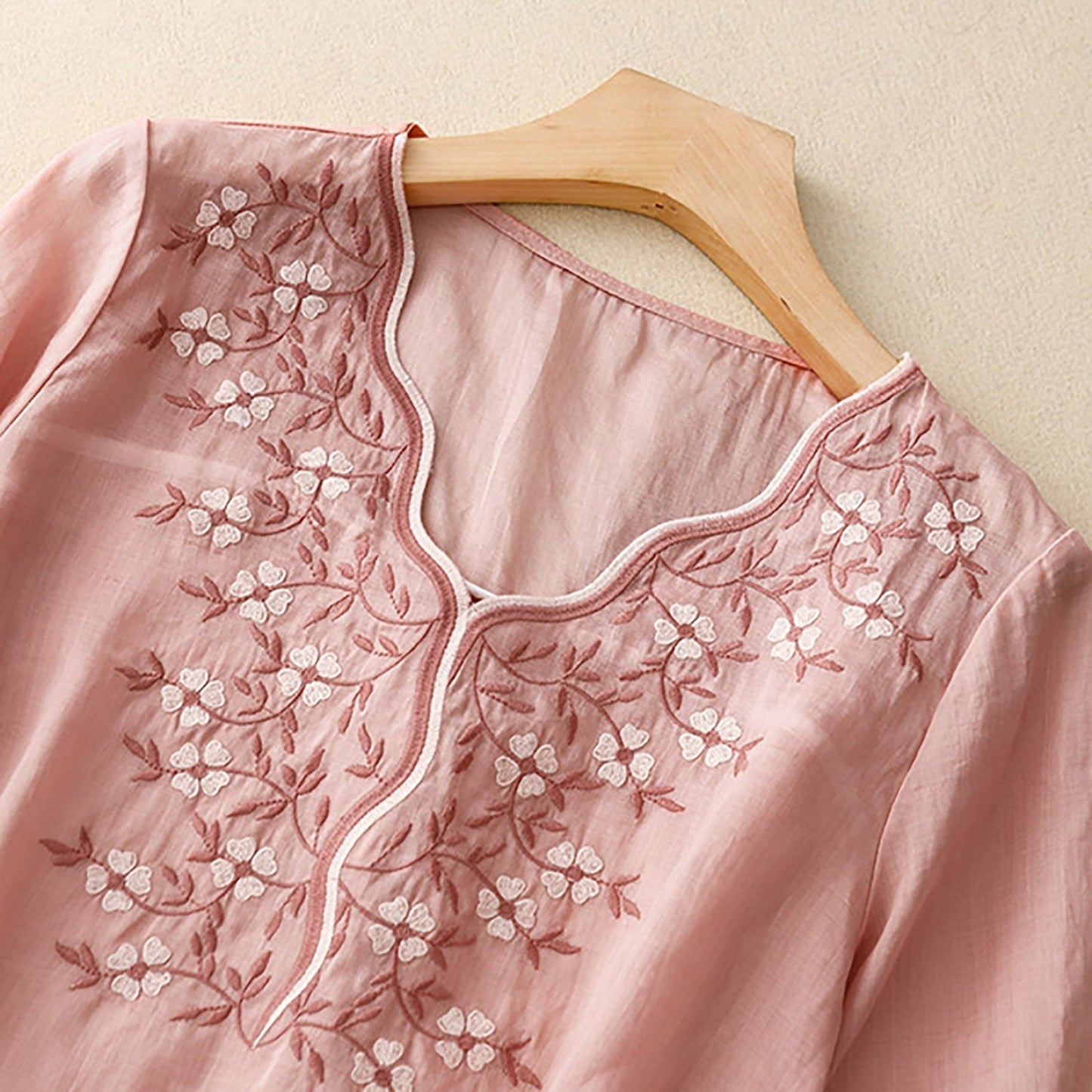 Featherlight Blouse™ — Embrace Effortless Elegance and All-day Freedom