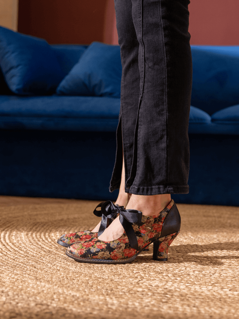 Soffia | Stefania Tie Bow Lace-up Leather Pump