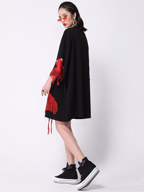 Red Goldfish Embroidered Loose Round Neck T-shirt Dress