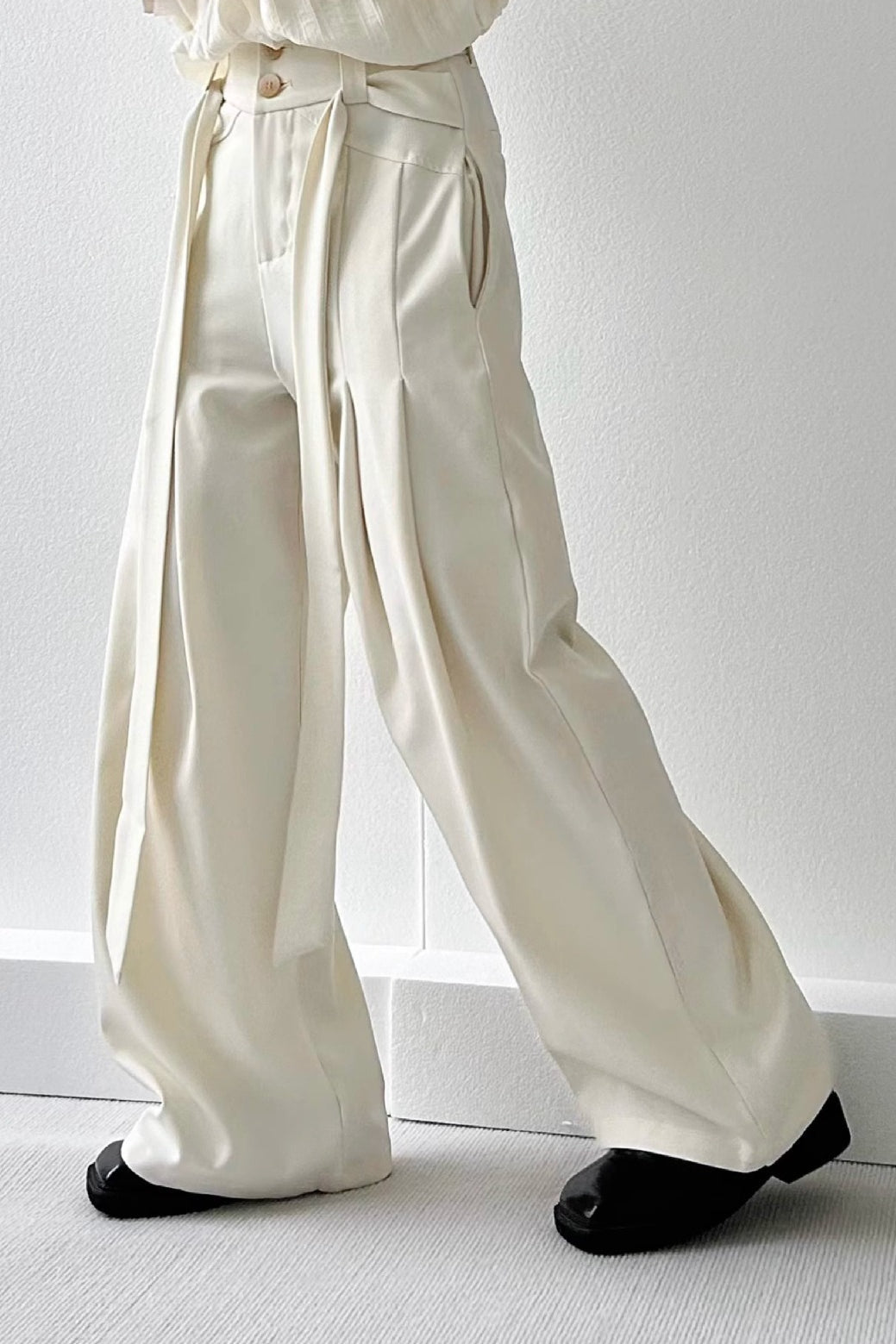 Ruched Ribbon Minimalist Pants