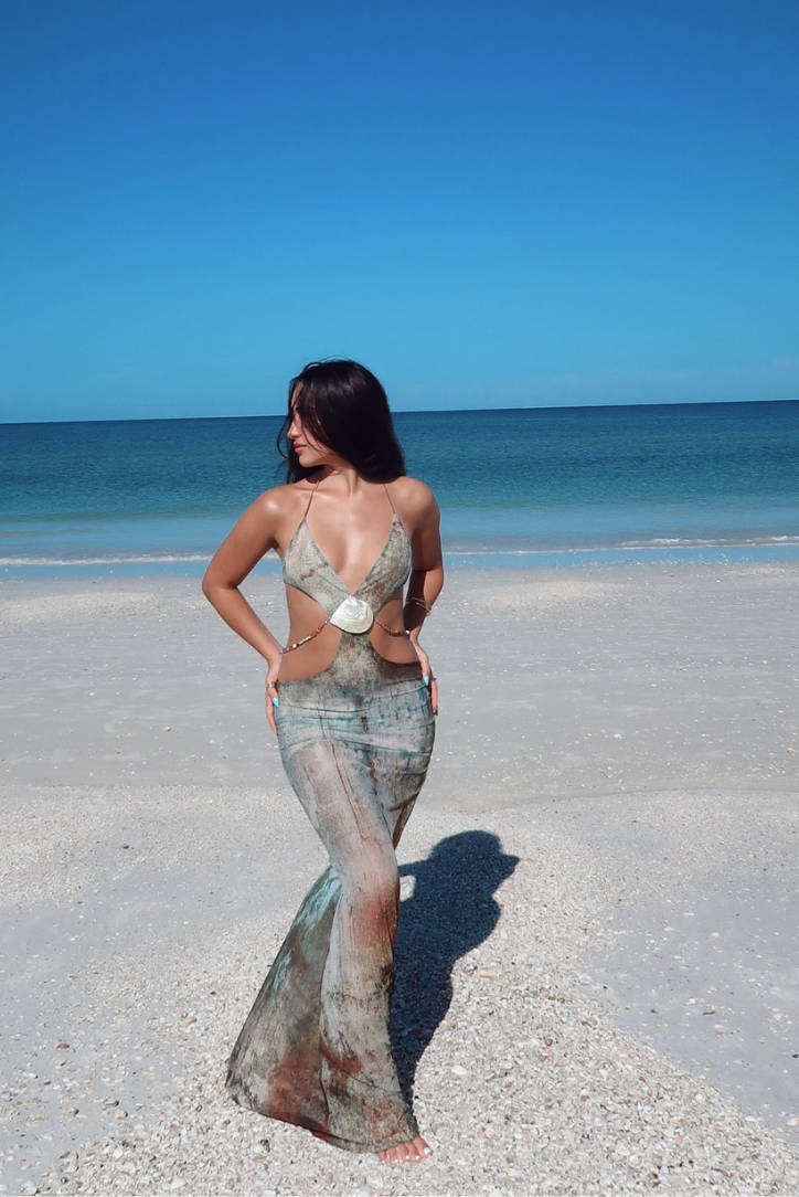 Reese | Shell Waist Cut-outs Maxi Dress
