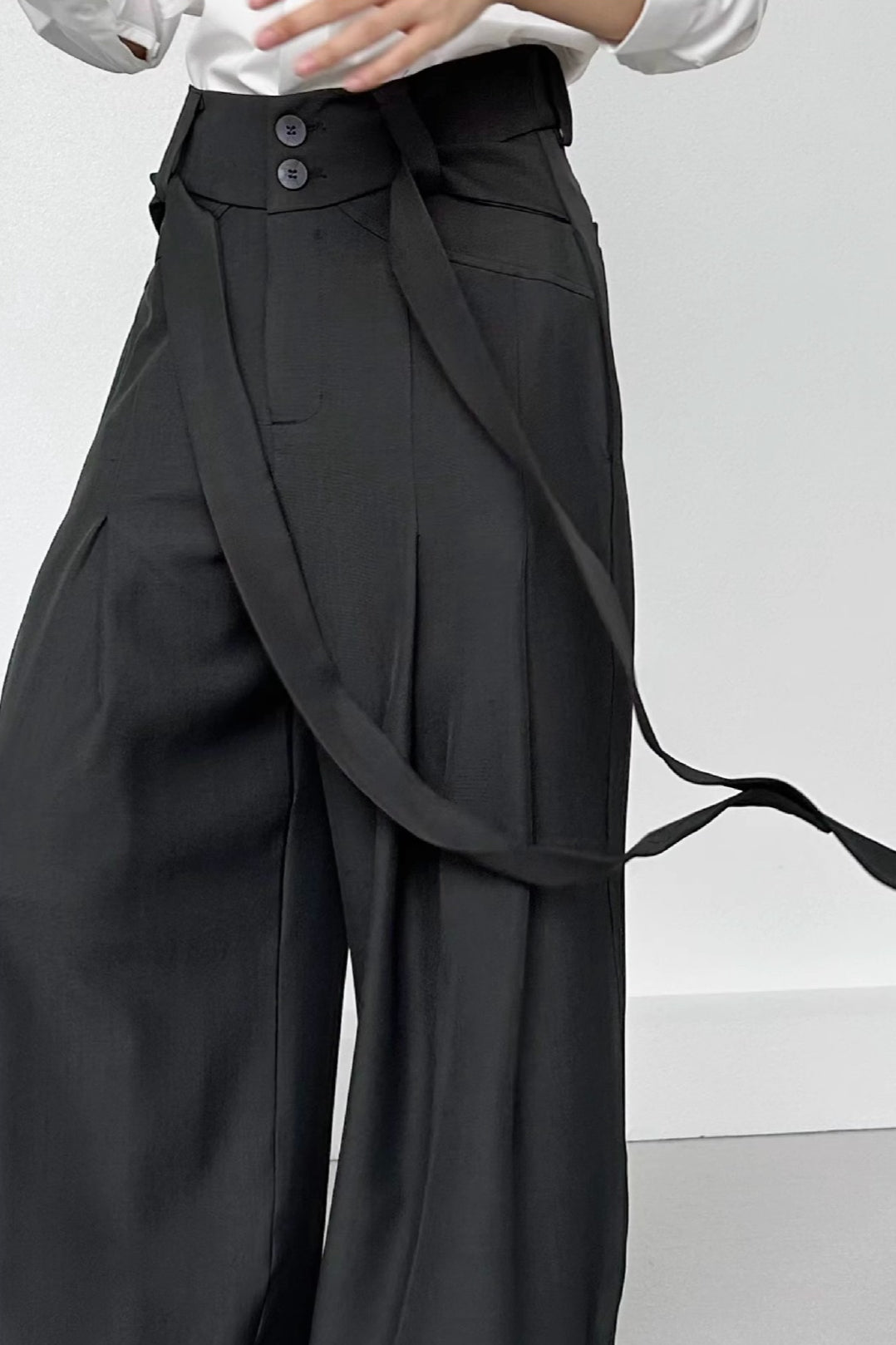 Ruched Ribbon Minimalist Pants