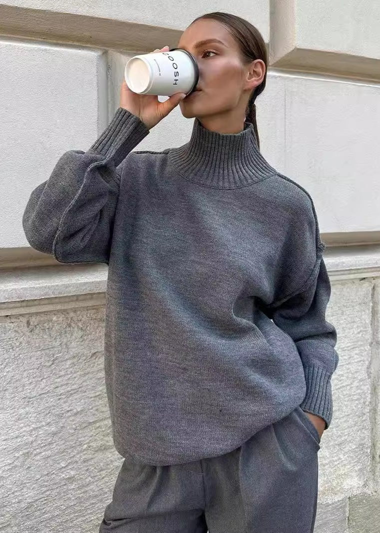 Modern Cozy Turtleneck Sweater - Timeless Comfort and Design