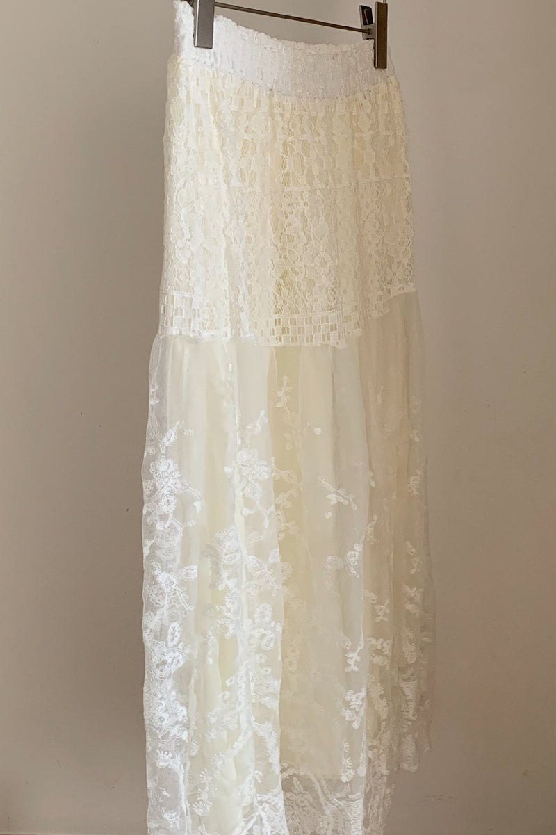 Relaxed Lace a Line Skirt