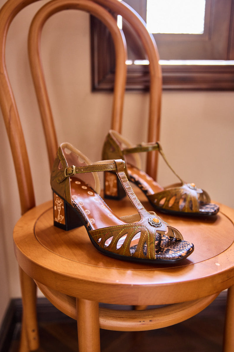 Soffia | Romancing You Crack T-strap Pump
