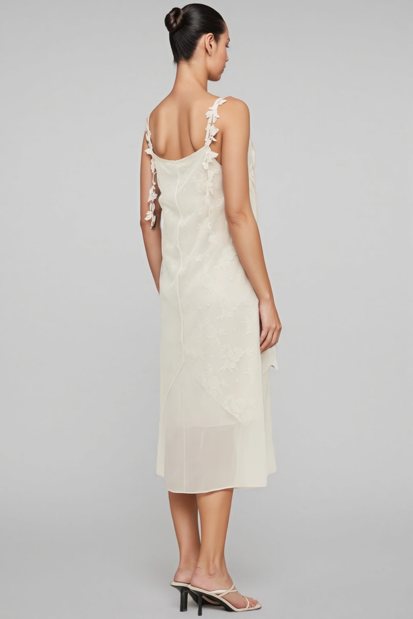 Wrenk Sleeveless Embroidered Flower Midi Dress