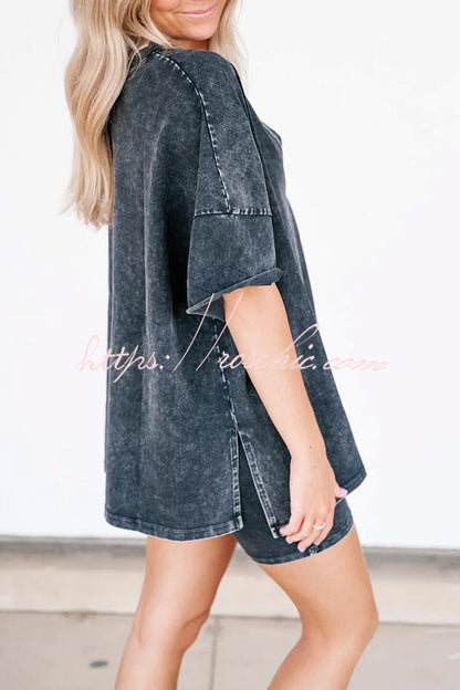 Serena Cotton Blend Oversized T-shirt and Cropped Stretch Cycling Pants