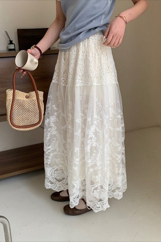 Relaxed Lace a Line Skirt