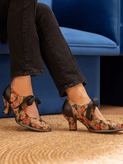 Soffia | Stefania Tie Bow Lace-up Leather Pump