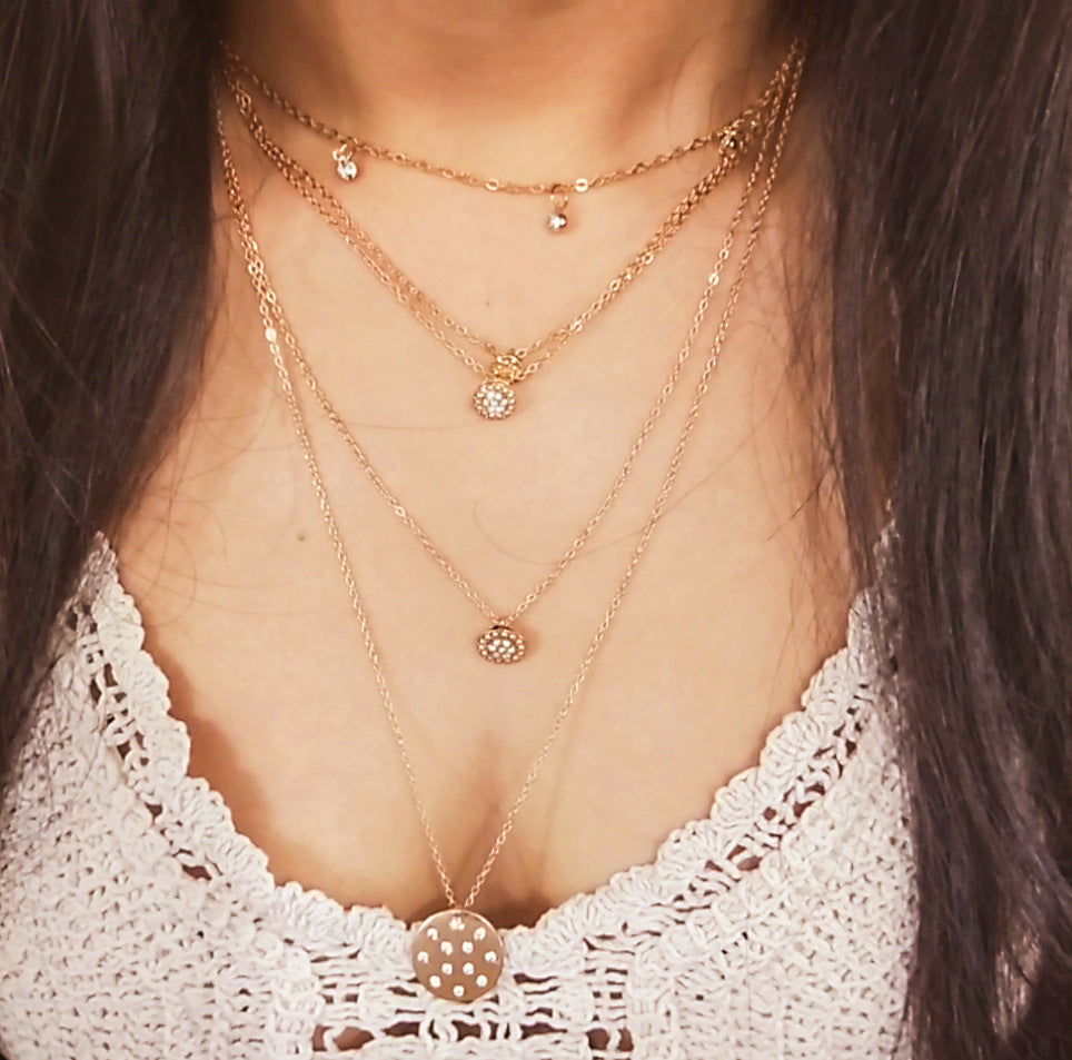 Beautiful Pearl Necklace with Unique Style