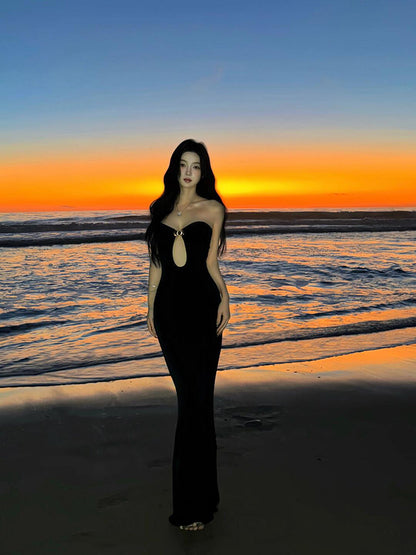 Black Cut-out Bodycon Maxi Dress _ & Sultry Beach Party Outfit