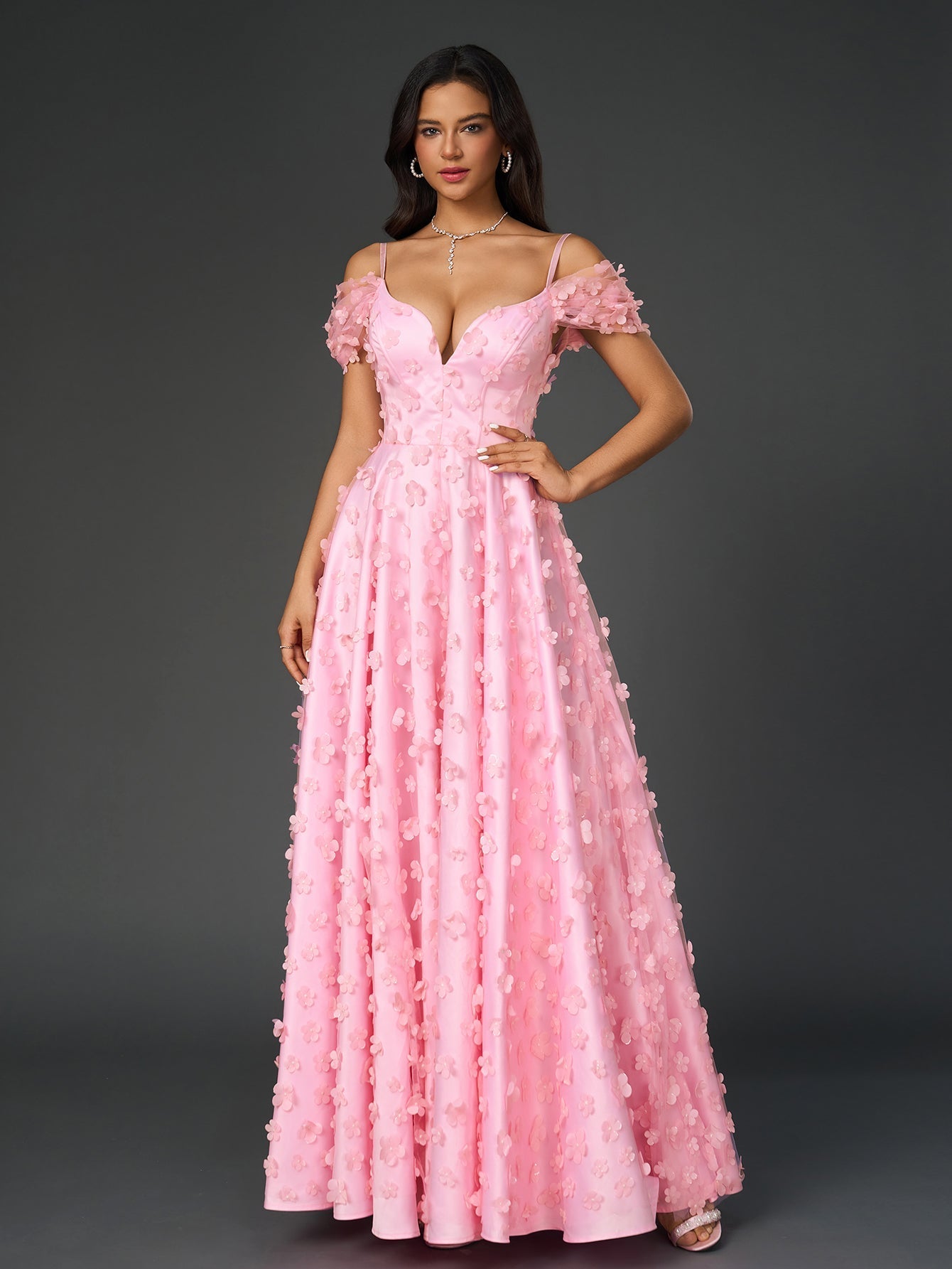 Deep V-neck Crisscross Back Applique Decoration Prom Dress