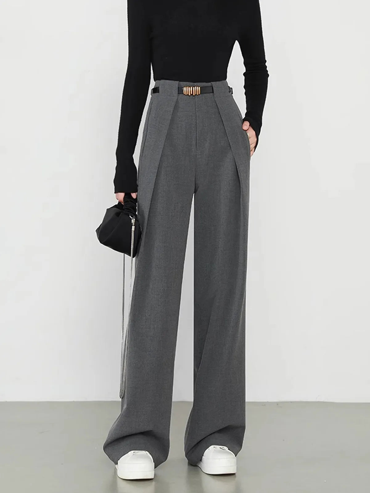 Iaka Grey Middle Waist Pocket Straight Leg Pants