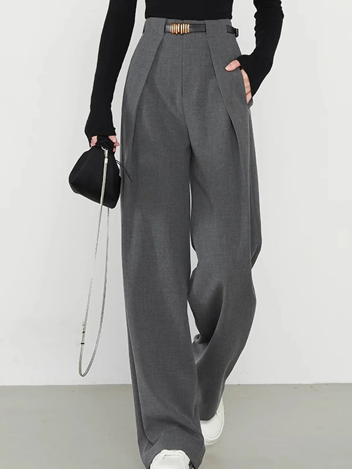 Iaka Grey Middle Waist Pocket Straight Leg Pants