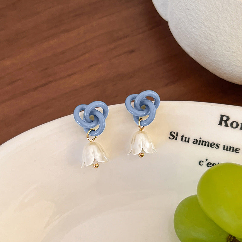 Charming Earring for Any Occasion