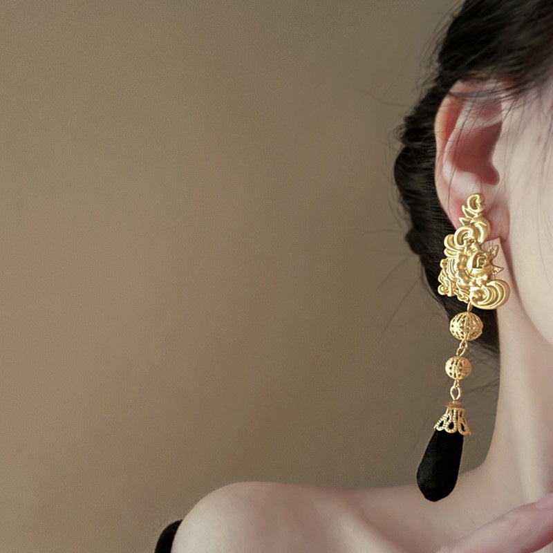 Elegant Gold Earring for Every Occasion
