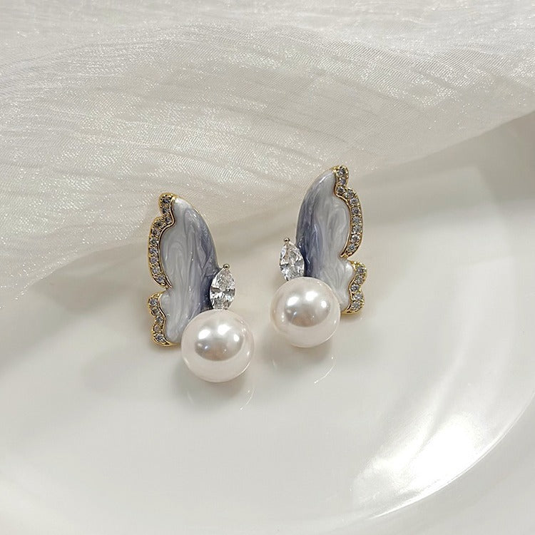 Delicate Artisan Pearl Earring