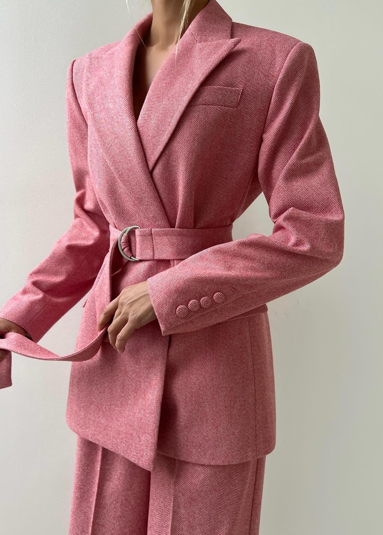 Rosé Herringbone Blazer and Corset Jumpsuit Set – Modern Two-piece Suit for