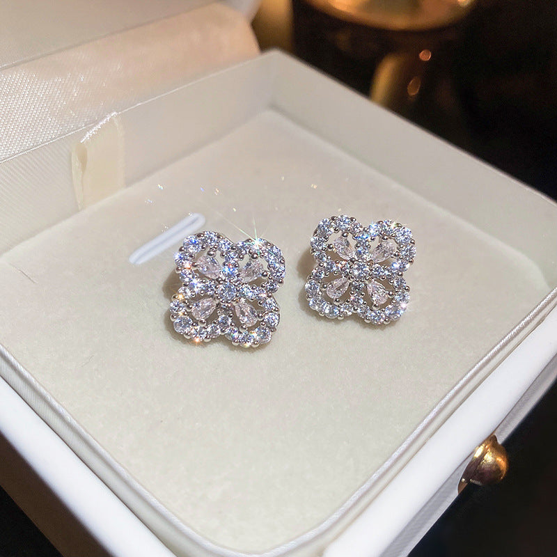 Elegant Earring for Every Occasion