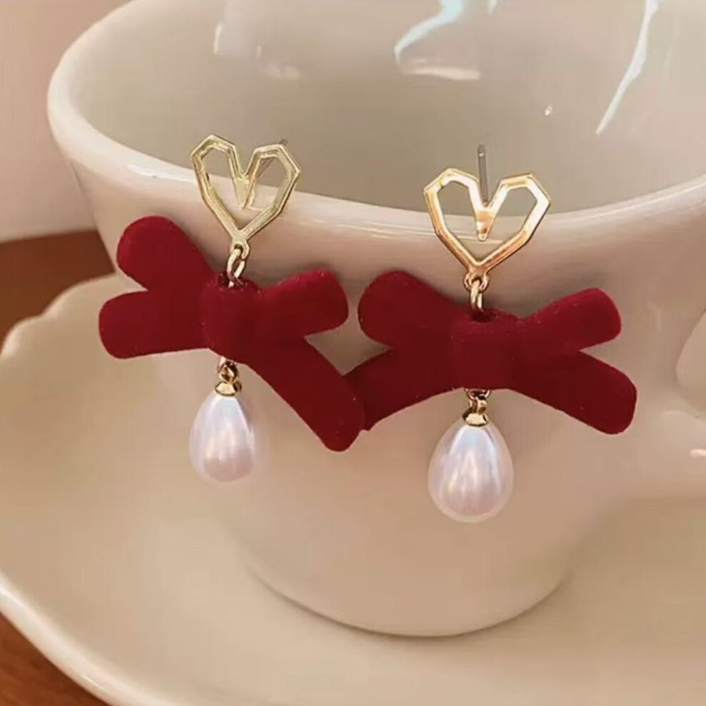 Romantic Pearl Earring for Special Moments