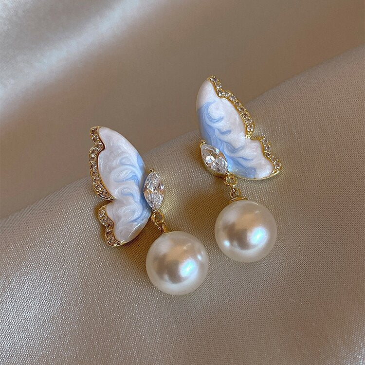 Delicate Artisan Pearl Earring
