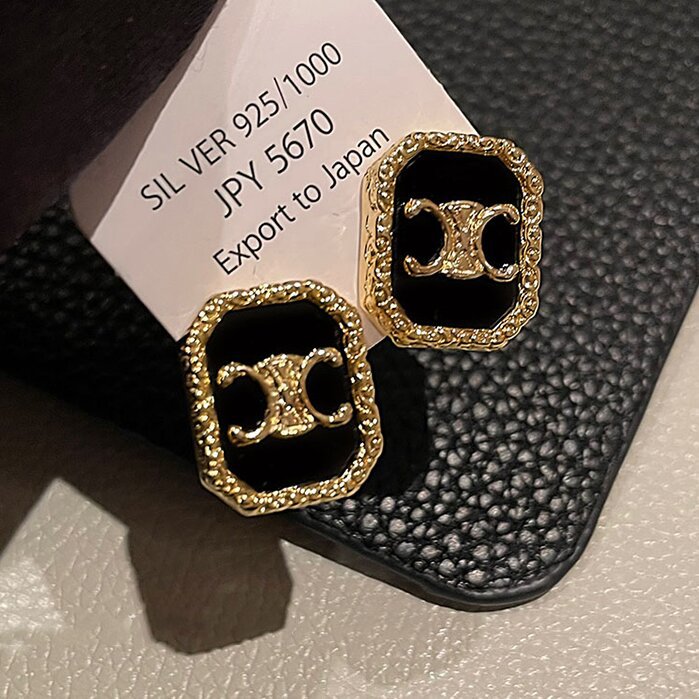 Classic Earring with Timeless Appeal