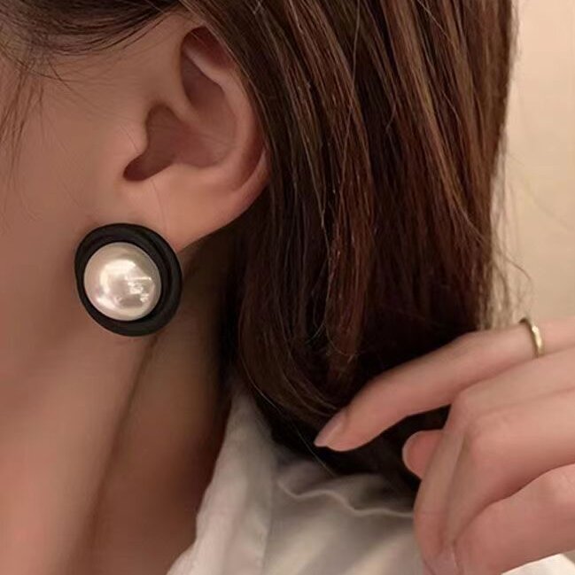 Elegant Gold Earring for Every Occasion