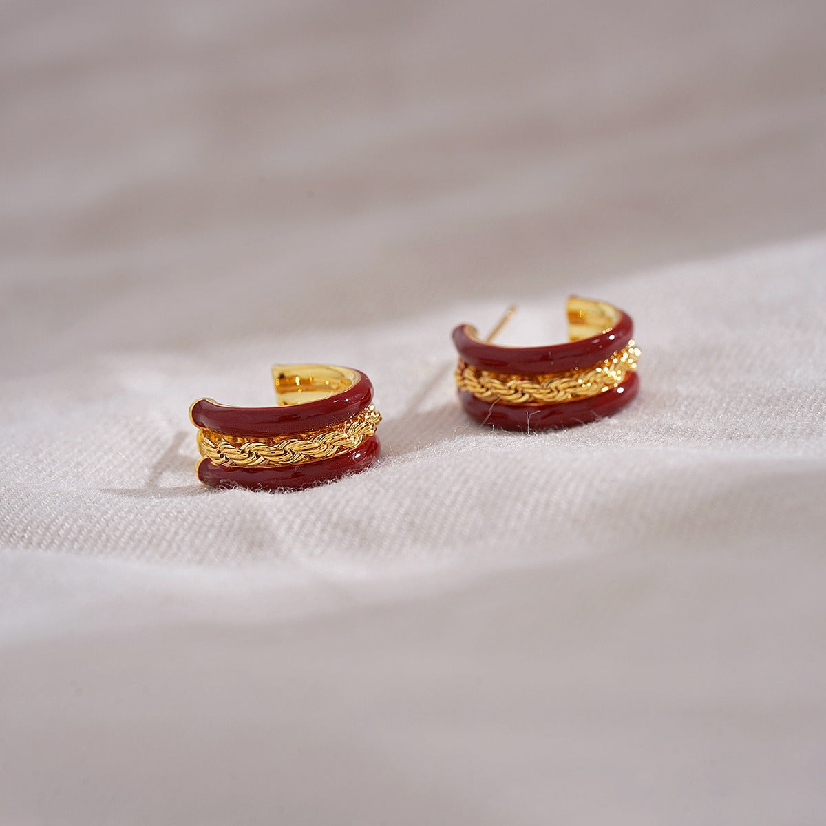 Elegant Gold Earring for Every Occasion