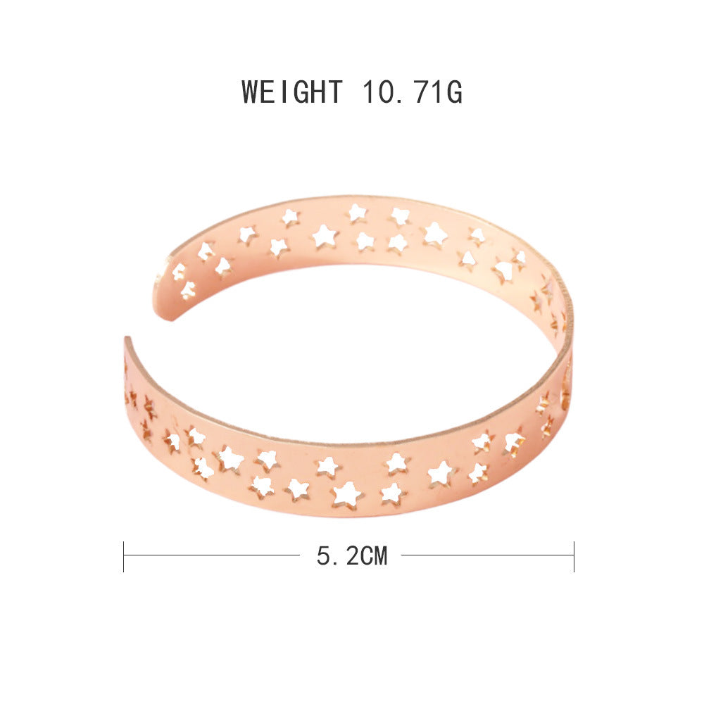 Romantic Gold Bracelet for Special Moments