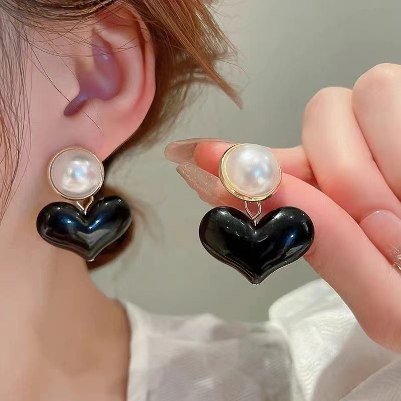 Elegant Gold Earring for Every Occasion