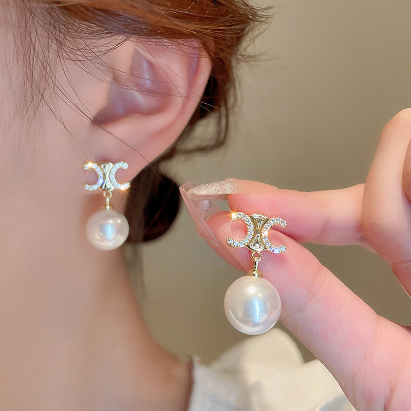Stunning Pearl Earring for Daily Wear