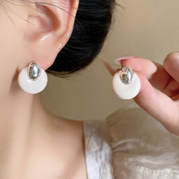 Charming Pearl Earring for Any Occasion