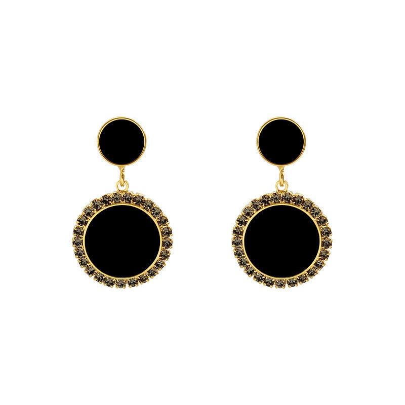 Classic Earring with Timeless Appeal