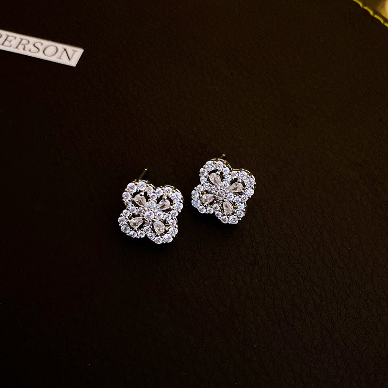 Elegant Earring for Every Occasion