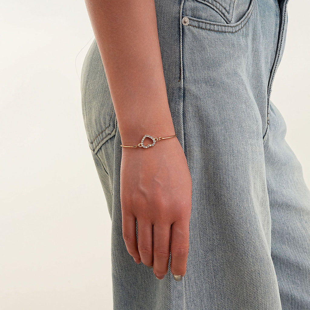 Charming Gold Bracelet for Any Occasion